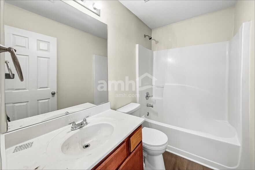 Building Photo - 1821 Stoney Chase Dr