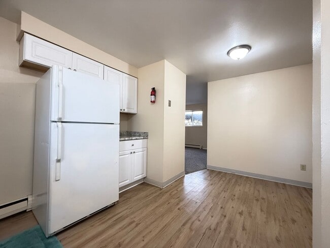 Building Photo - 4222 Forrest Hill Rd