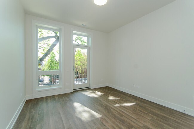 Building Photo - 2812 N Mildred Ave