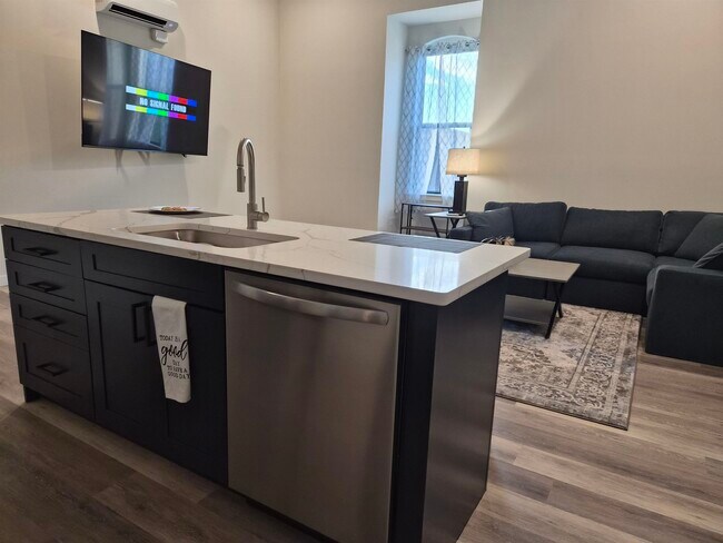 Building Photo - 36 Pleasant St