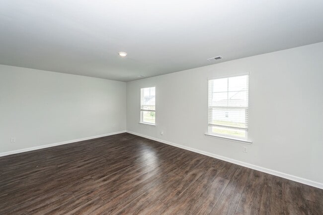 Building Photo - 4 Bedroom 2.5 Bath Home in Cane Bay Planta...