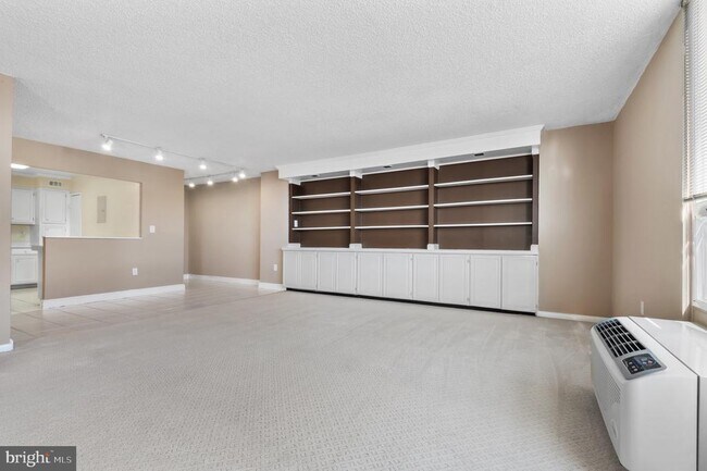 Building Photo - 205 E Joppa Rd