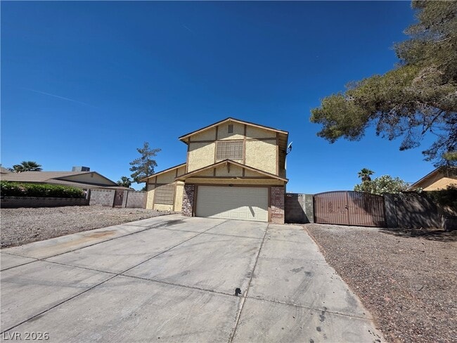 Building Photo - 1745 Mt Hood St