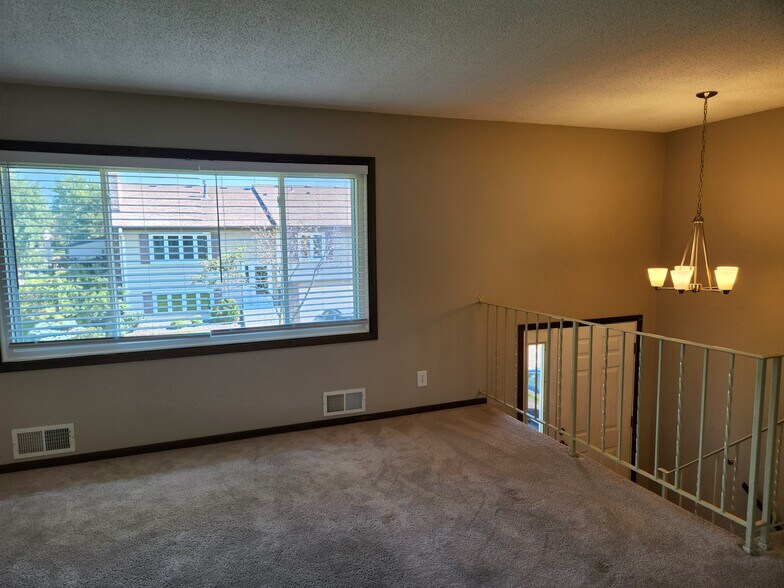 Building Photo - 10323 Balsam Ln