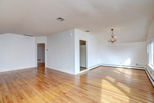 Building Photo - 83 Hawley Ave