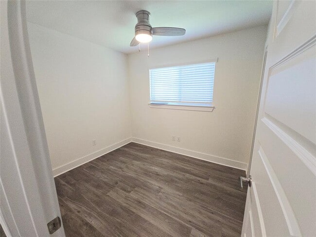 Building Photo - 6103 Calmar Cove