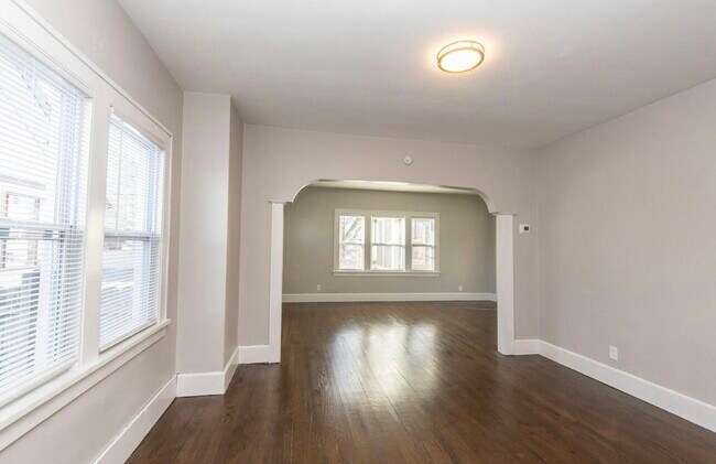 Building Photo - 1022 Goold St