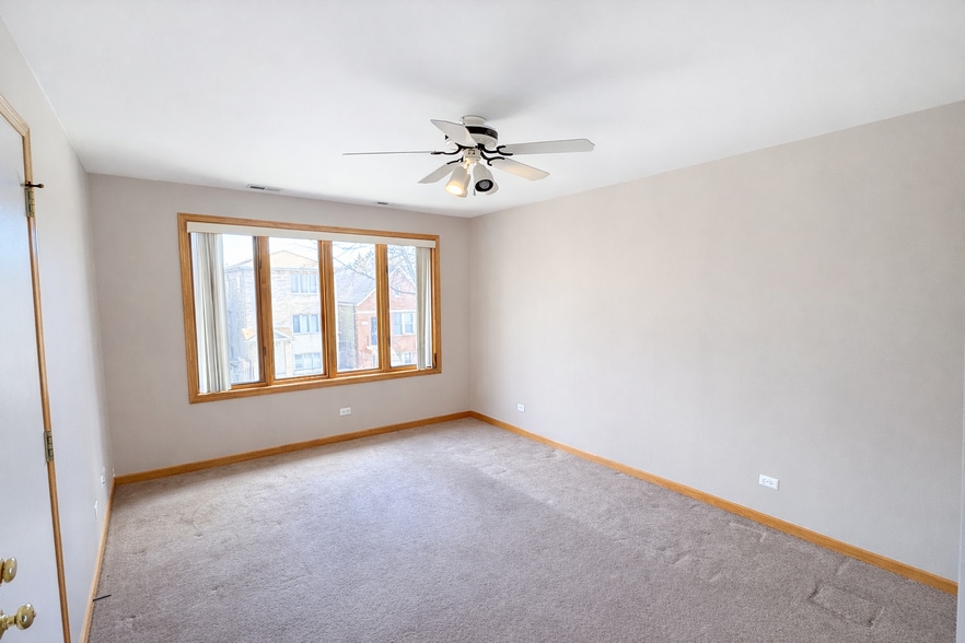 Building Photo - 3212 S Union Ave