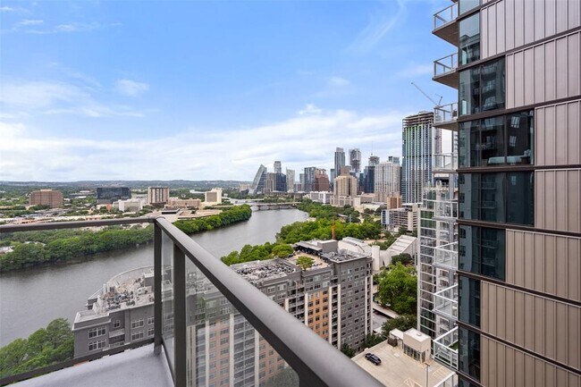 Building Photo - 44 East Ave