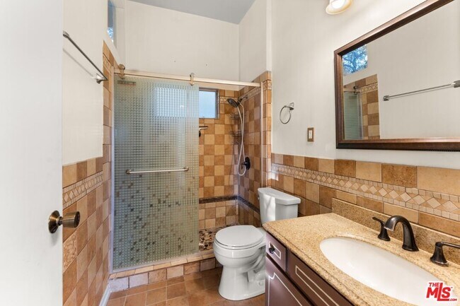 Building Photo - 2160 Lake Shore Ave