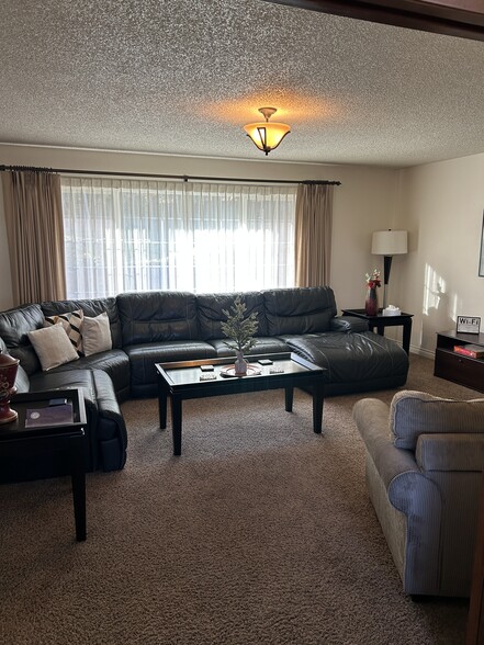 Building Photo - 808 N 51st Ave