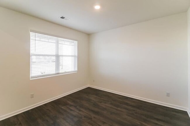 Building Photo - 520 Whitman Ln