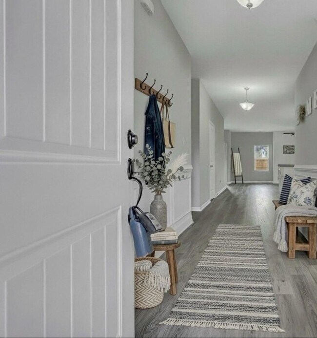 Building Photo - 1 Sunny Ct