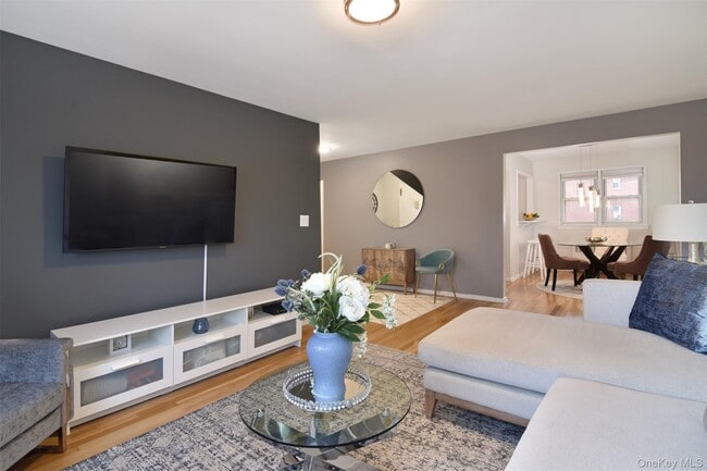 Building Photo - 140 N Broadway