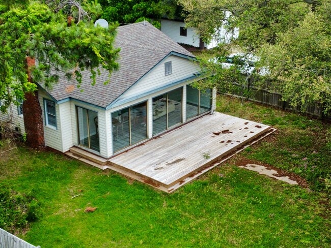 Building Photo - Point Harbor 5 bedroom 2.5 bath Annual Rental-Available 4/28