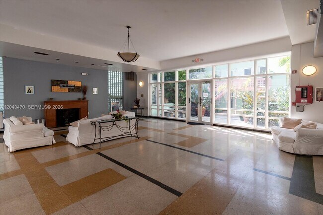 Building Photo - 1460 Ocean Dr