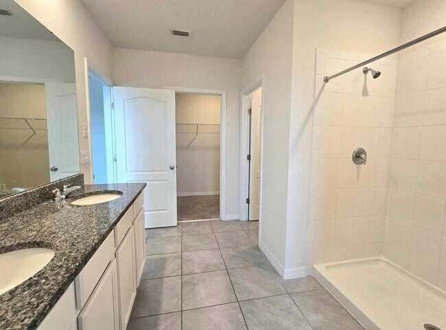 Building Photo - Spacious 5 bedroom/3 bathroom home in Riverstone Community, NOW AVAILABLE!