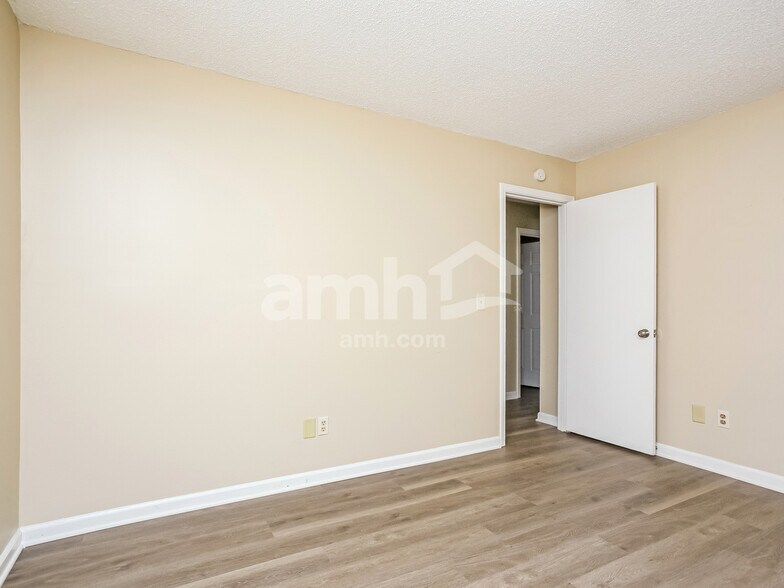 Building Photo - 3831 Innsbrook Dr