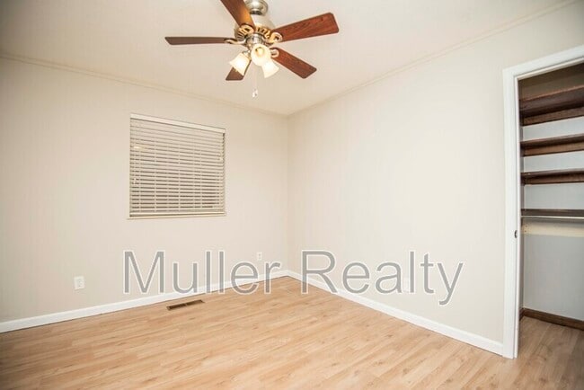 Building Photo - 11719 S Williamsburg Dr