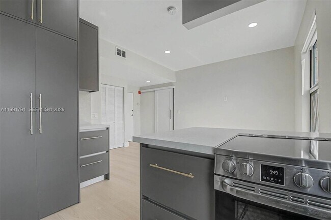 Building Photo - 694 NE 76th St