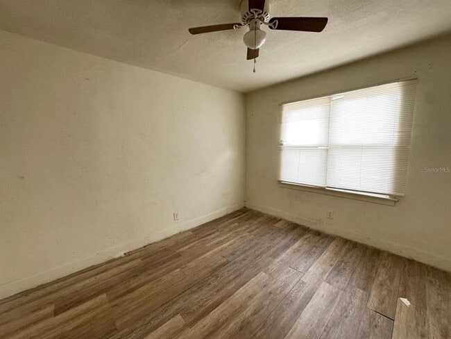 Building Photo - 930 18th St