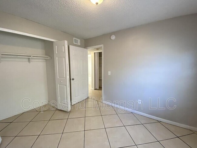 Building Photo - 5615 E 127th Ave