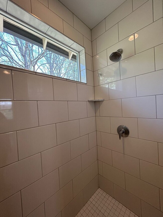 Building Photo - East AVL - JAG 2018 Green Built Custom Home