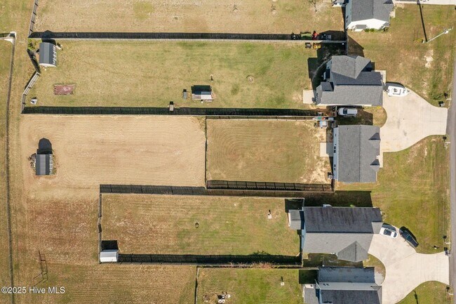 Building Photo - 216 Shell Rock Landing Rd