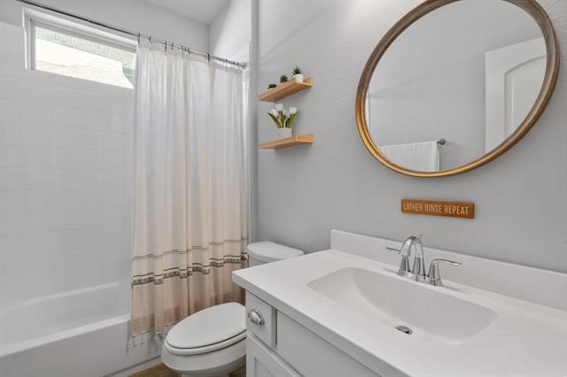 Building Photo - 3738 Norwood Ave