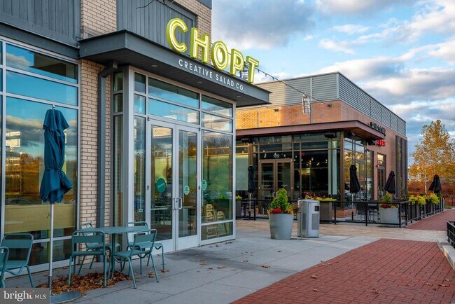 Building Photo - 92 Chevy Chase St