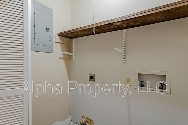 Building Photo - 111 Canebrake Dr