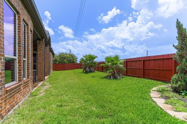 Building Photo - 20315 Knights Branch Dr
