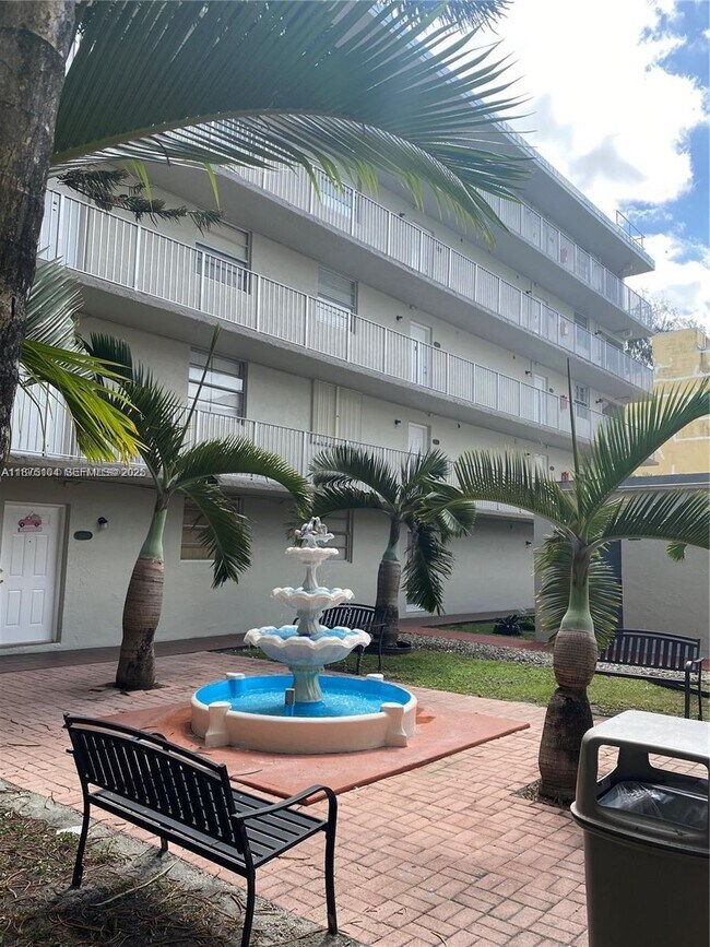 Building Photo - 10090 NW 80th Ct