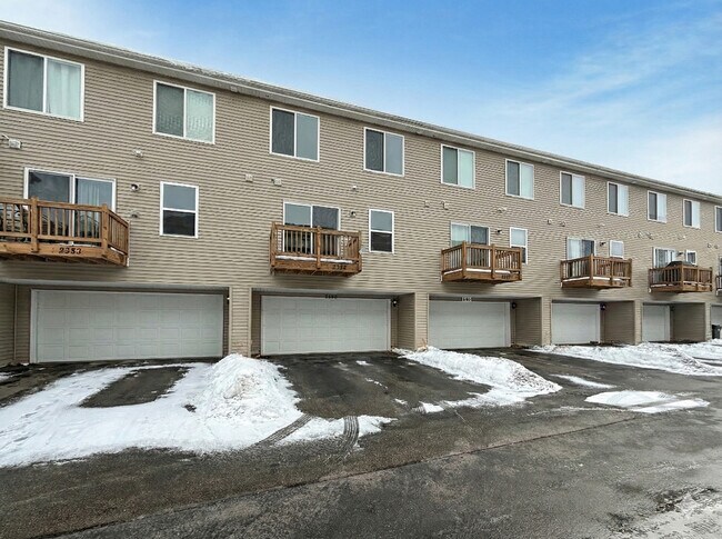 Building Photo - 2385 Upland Rd