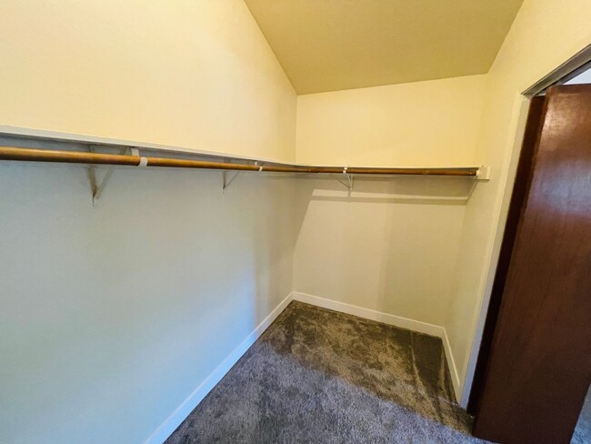 Building Photo - Spacious 4 bed 3 bath house for RENT in So...