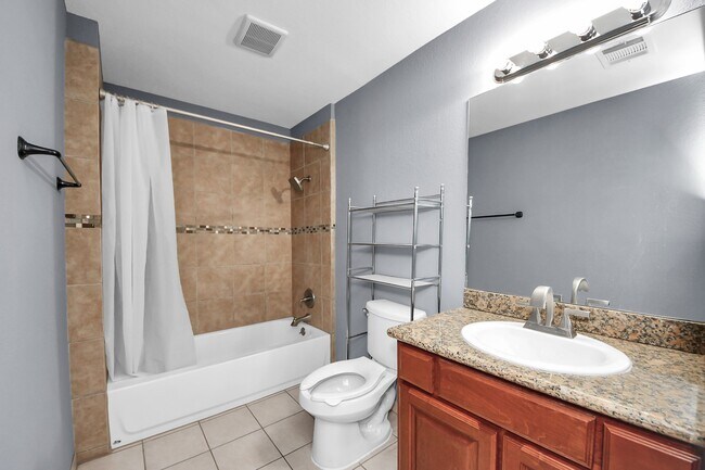 Building Photo - 10021 Hazelhurst Dr