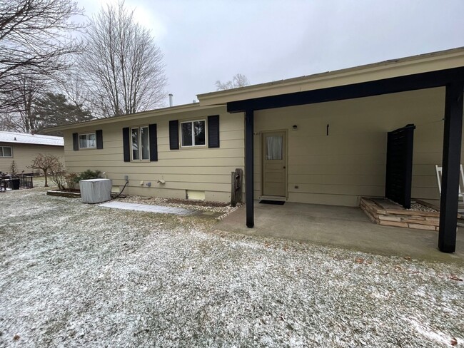 Building Photo - 1412 Keck Ave