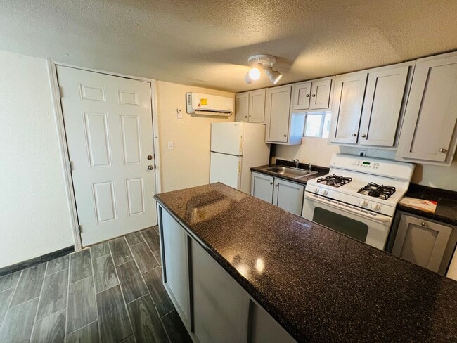 Building Photo - 7182 Ponce Dr