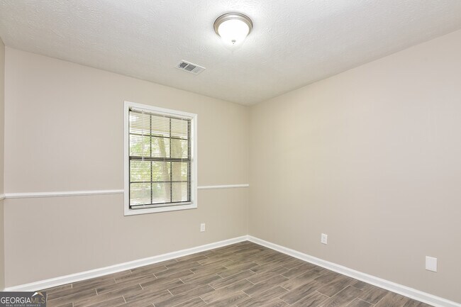Building Photo - 2755 Stanton Woods Dr SE