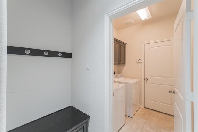 Building Photo - 54 N Marshside Pl