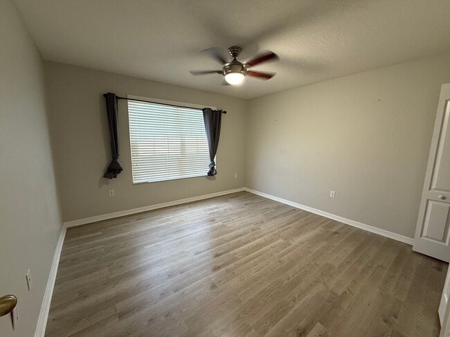 Building Photo - 944 Lost Grove Cir