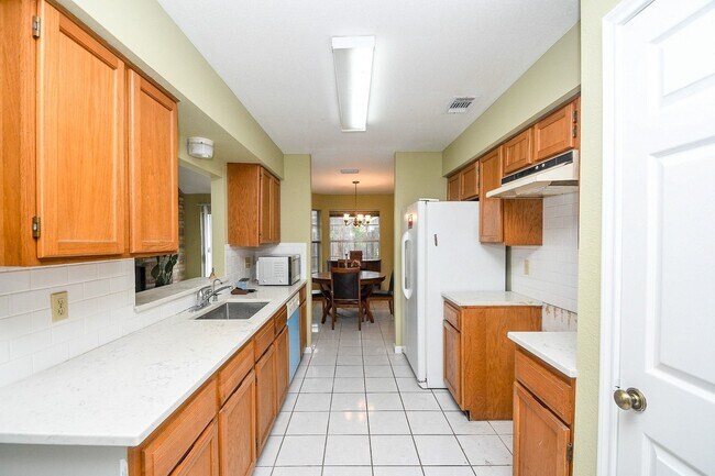 Building Photo - 9111 Belle Glen Dr