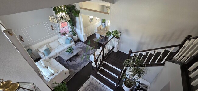 Building Photo - 430 Guinevere Ct