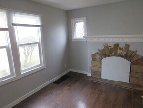 Building Photo - New listing 3 Bedroom Home!!