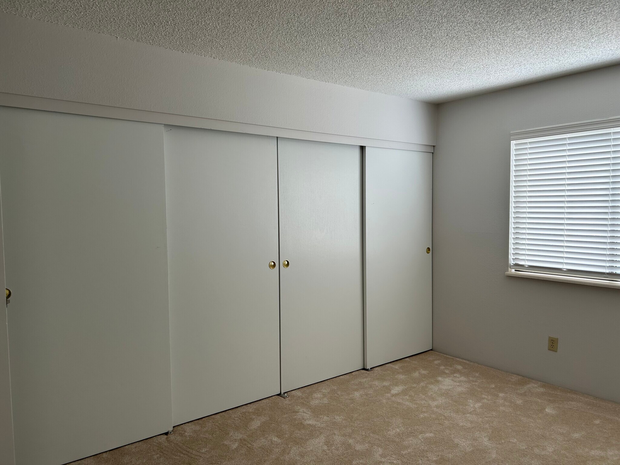 Building Photo - 8335 Fairmount Dr
