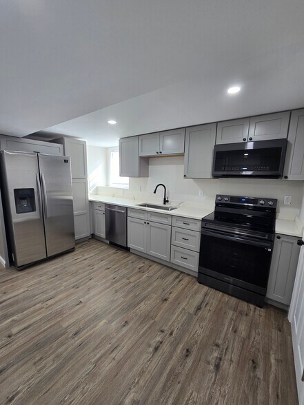 Primary Photo - 27 Douglas Ave