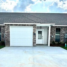 Building Photo - 33260 LA-16