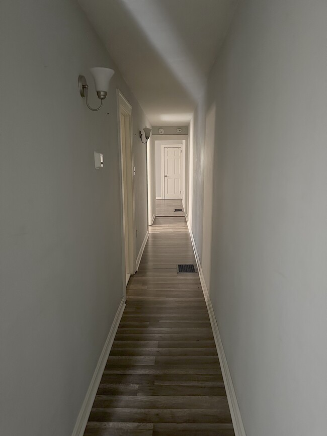 Hallway - 206 Bailey Ave