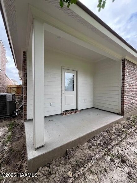 Building Photo - 118 Millie Park Dr