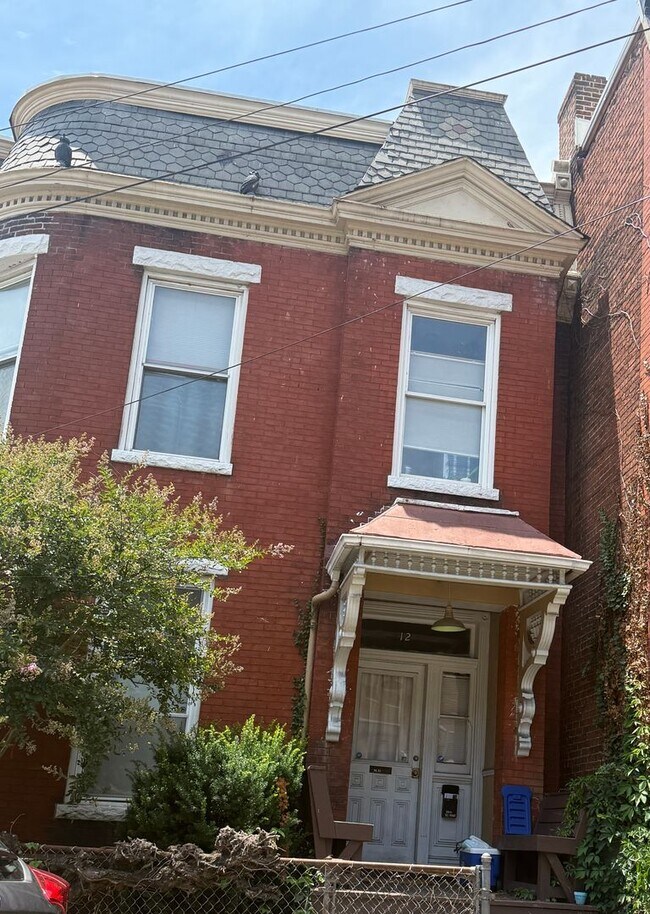 Primary Photo - 12 S Harrison St